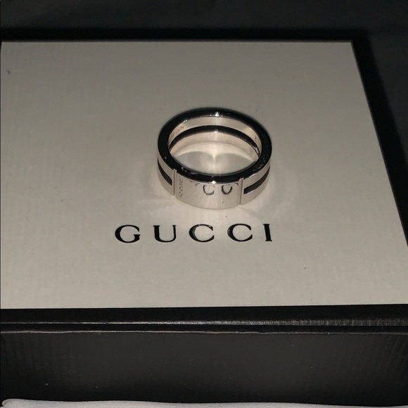 Gucci ring